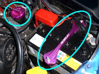 ネオプロト新製品・バッテリーホルダーネオ、オイルフィラーキャップネオ