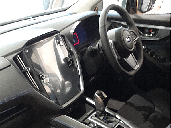 新型レヴォーグ 展示車両